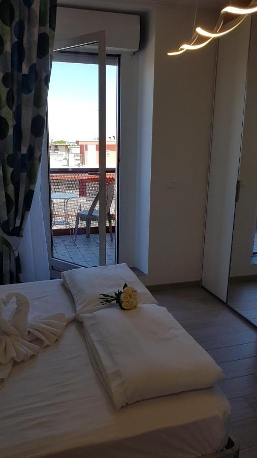 Hotel Vienna Lignano Sabbiadoro Buitenkant foto