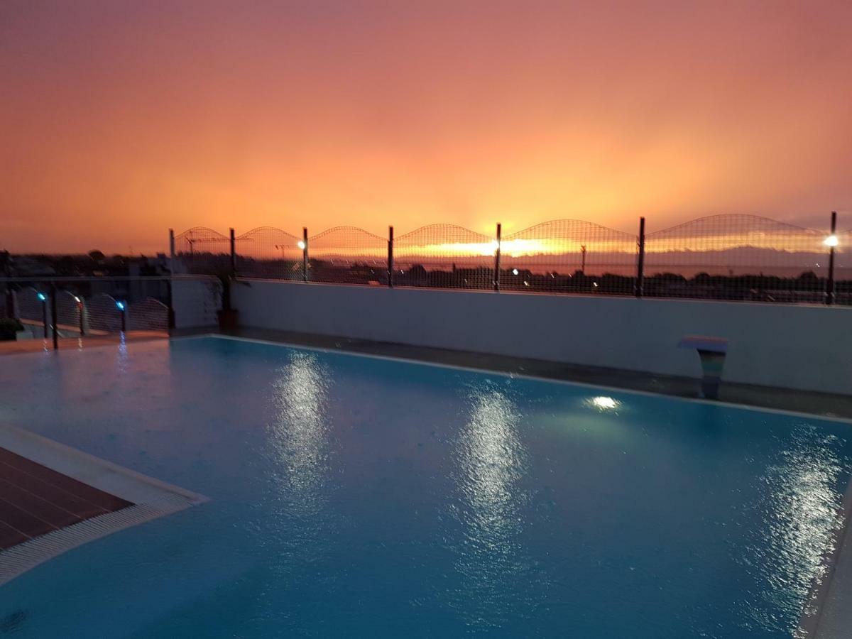 Hotel Vienna Lignano Sabbiadoro Buitenkant foto